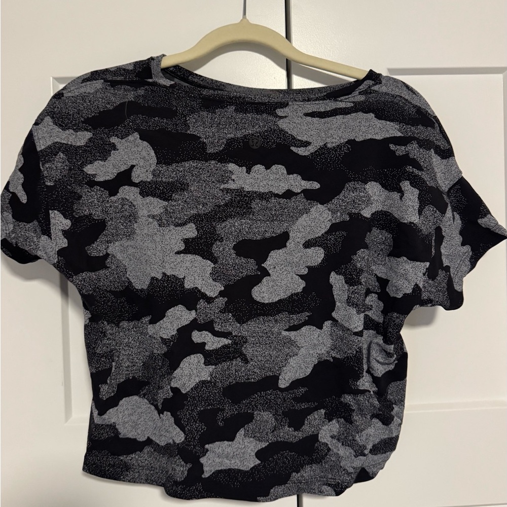 lululemon athletica Black and Gray Camouflage Women's Tee